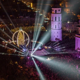 Vilnius’ Christmas Tree Combines Artistry and Sustainability with an Interactive Ornament Design